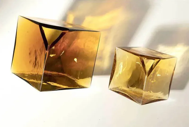 Balancing Cube Glass Vase