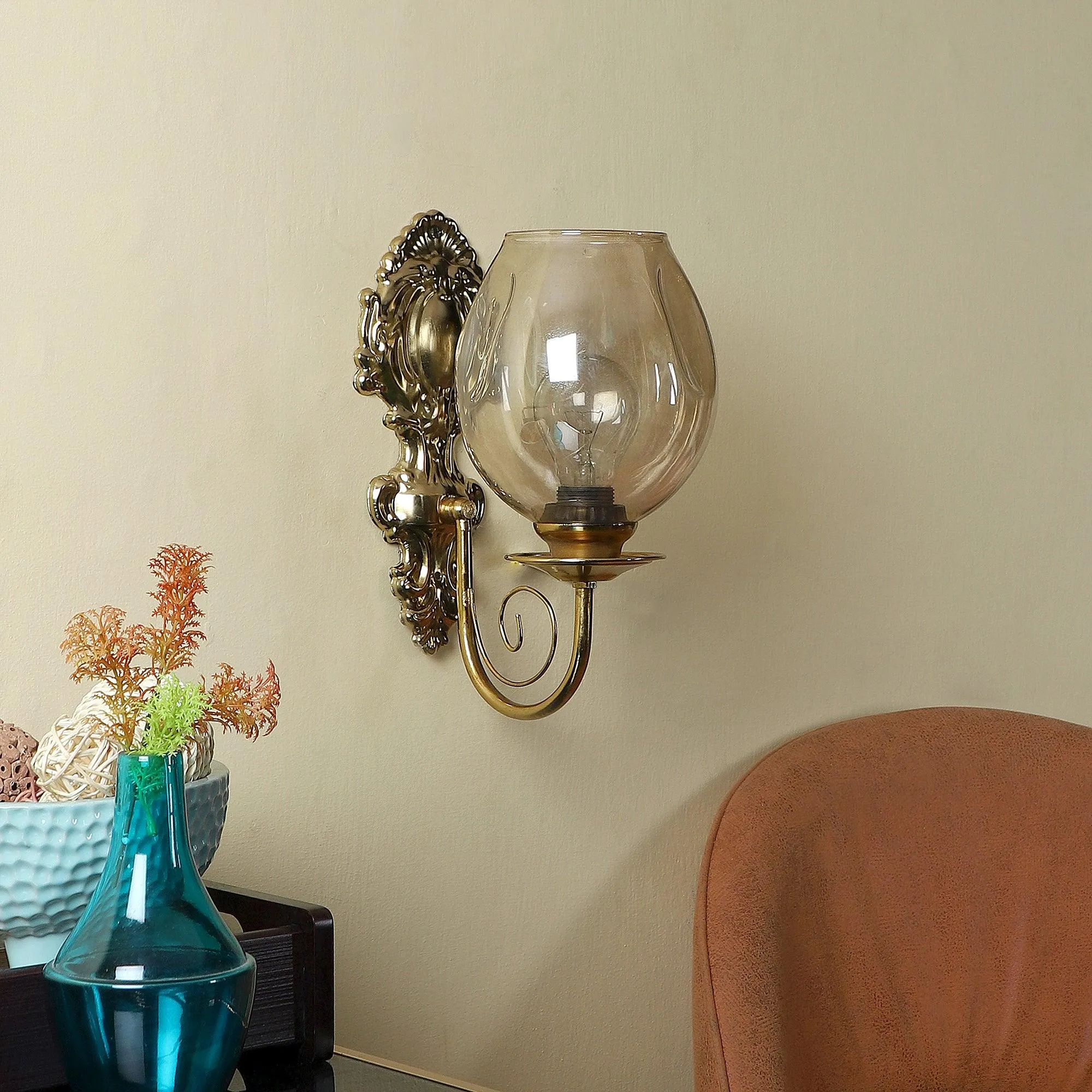 Classy  &  Stylish Gold Iron Wall Light