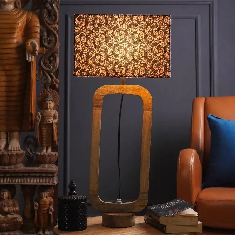 Cylindrical Lamp With Traditional Black Shade