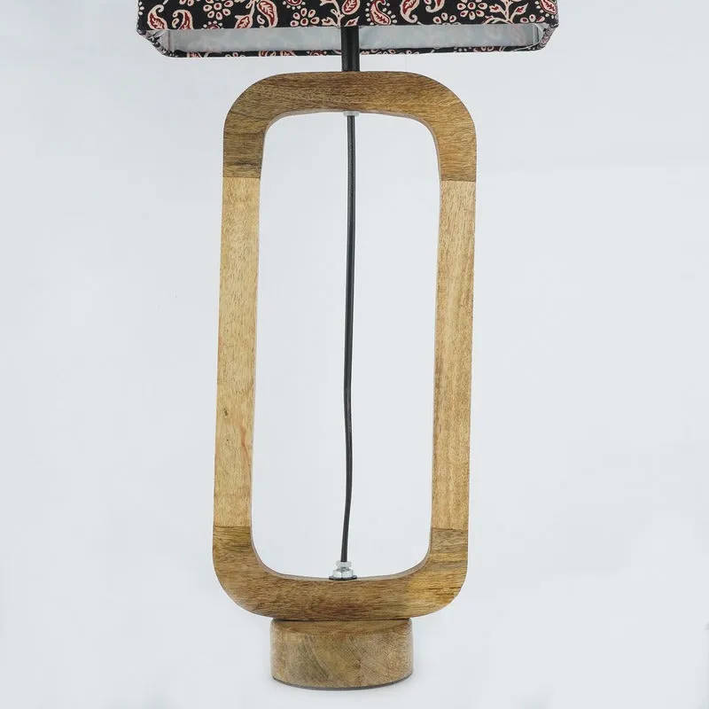 Cylindrical Lamp With Traditional Black Shade
