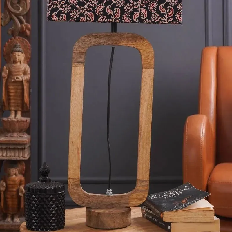 Cylindrical Lamp With Traditional Black Shade