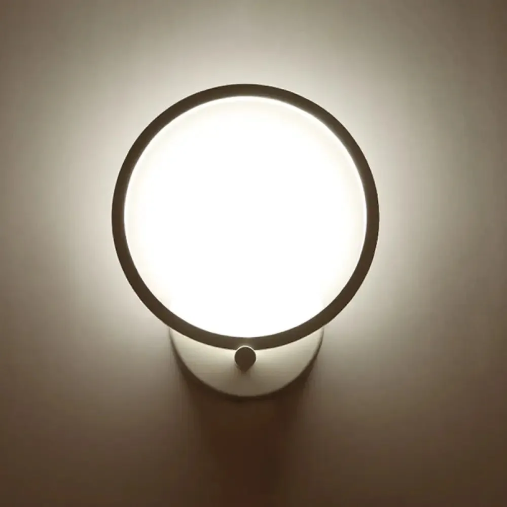 Modern LED Wall Sconce: Stylish Metal Circle Shade Lamp for Bedroom
