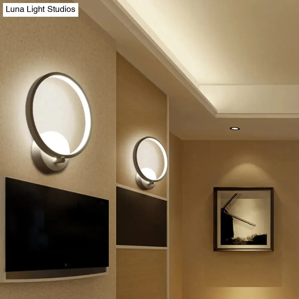 Modern LED Wall Sconce: Stylish Metal Circle Shade Lamp for Bedroom