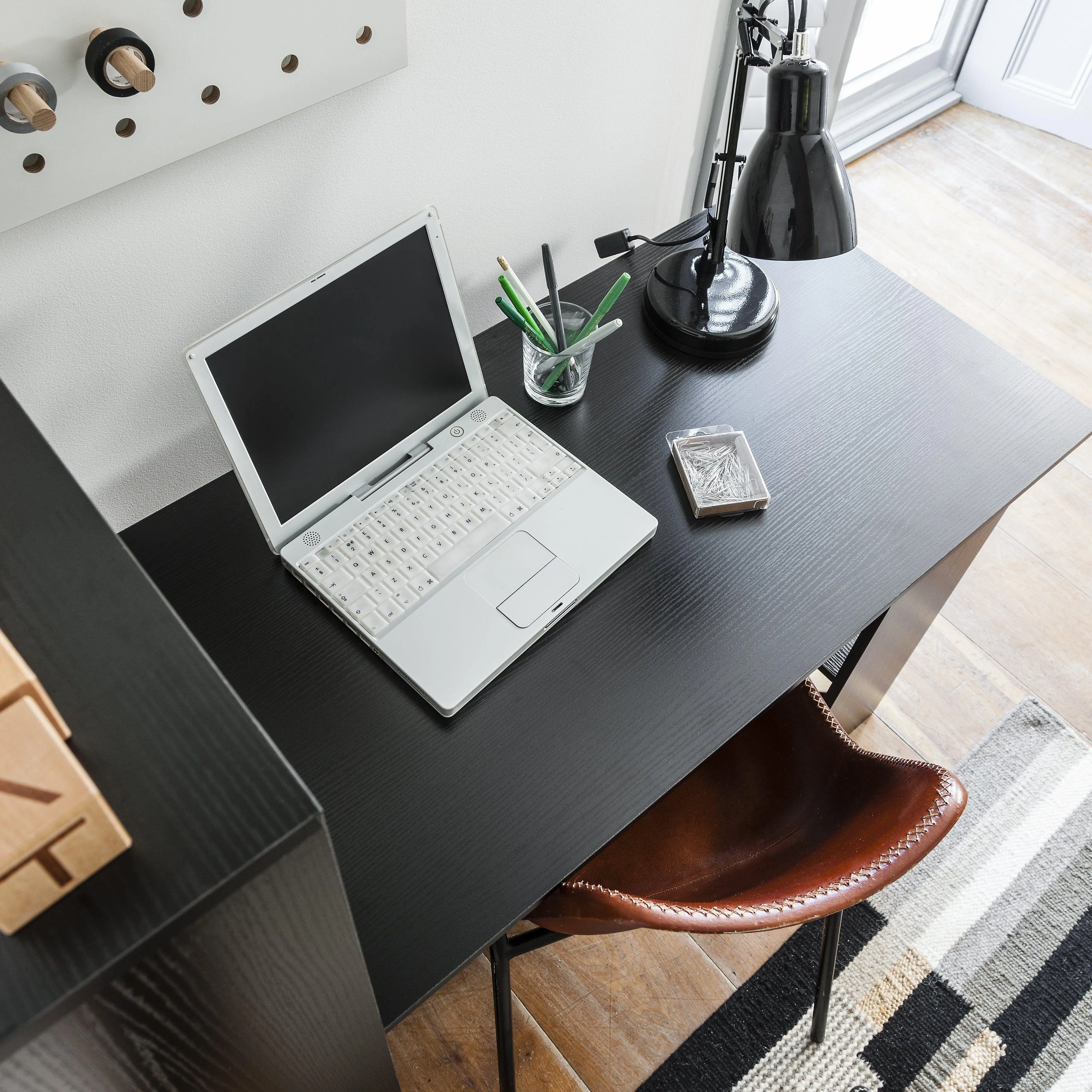 Outlet – Essie Tall Shelves Desk - Black