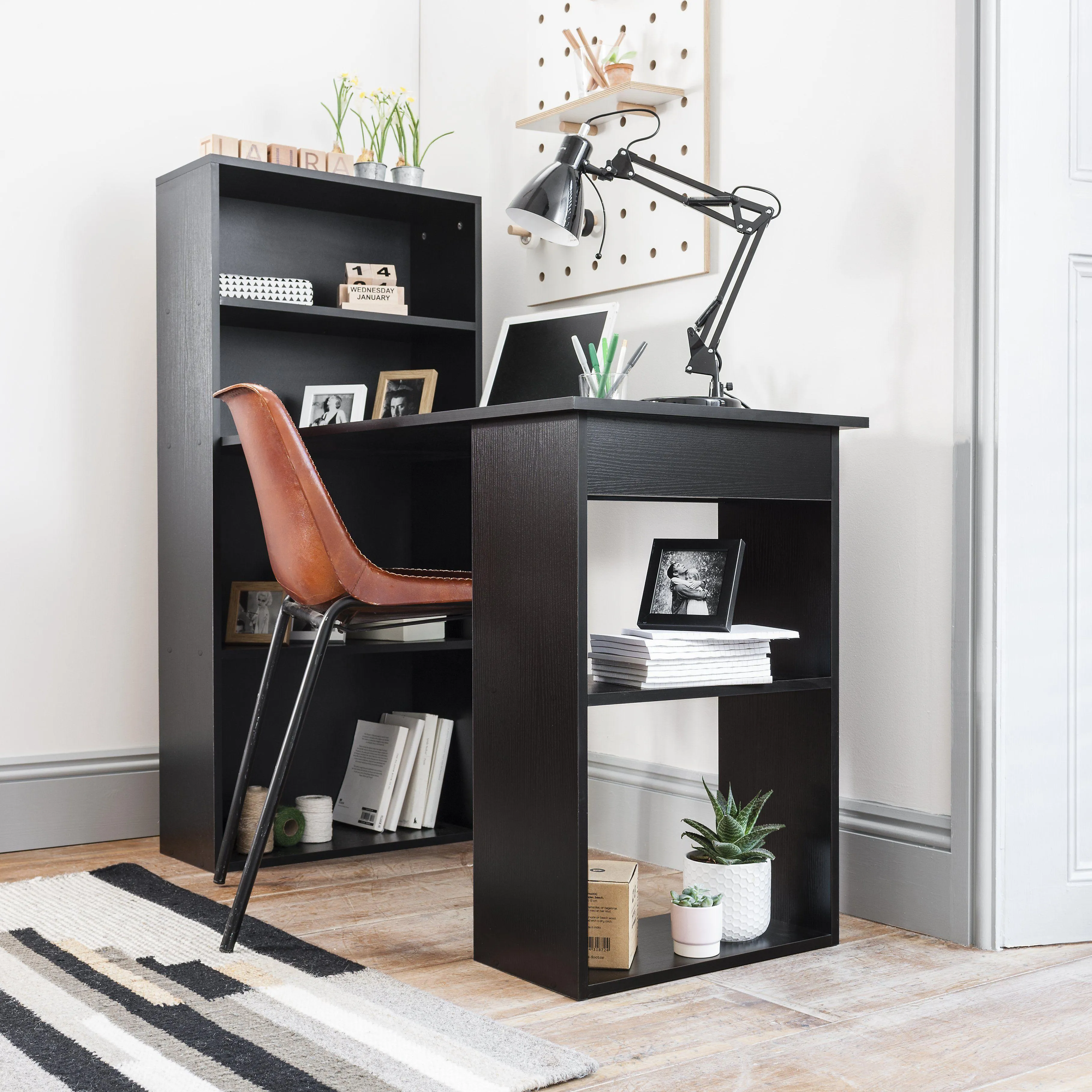 Outlet – Essie Tall Shelves Desk - Black